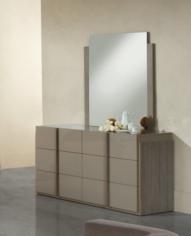LA Furniture Marcela Italian Modern Mirror VGACMARCELA-MIR Contemporary Style by Vig Furnitrue Number 73388 Catch Home Goods